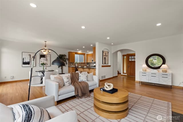 Property photo for 16 Florentia Street, Seattle photo 5