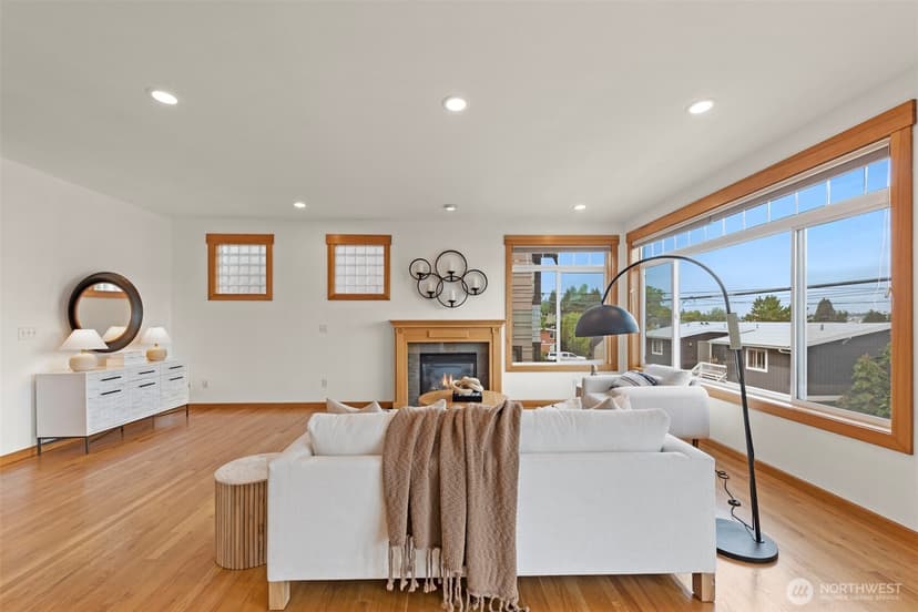 Property photo for 16 Florentia Street, Seattle photo 4