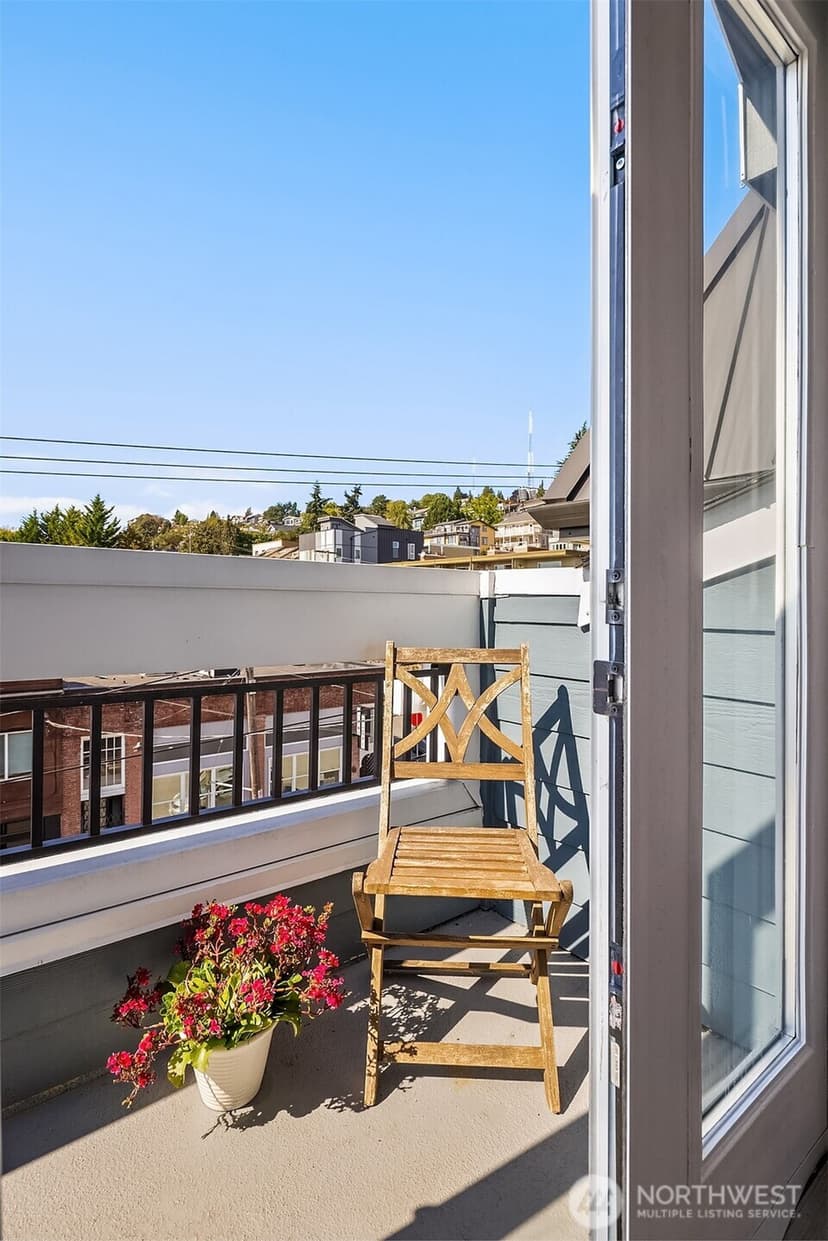 Property photo for 812 5th Avenue N #410, Seattle photo 13