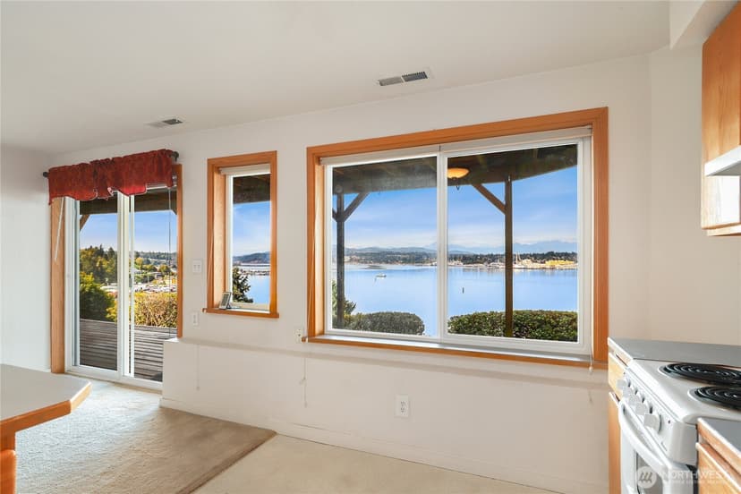 Property photo for 428 Farragut Avenue N, Port Orchard photo 31