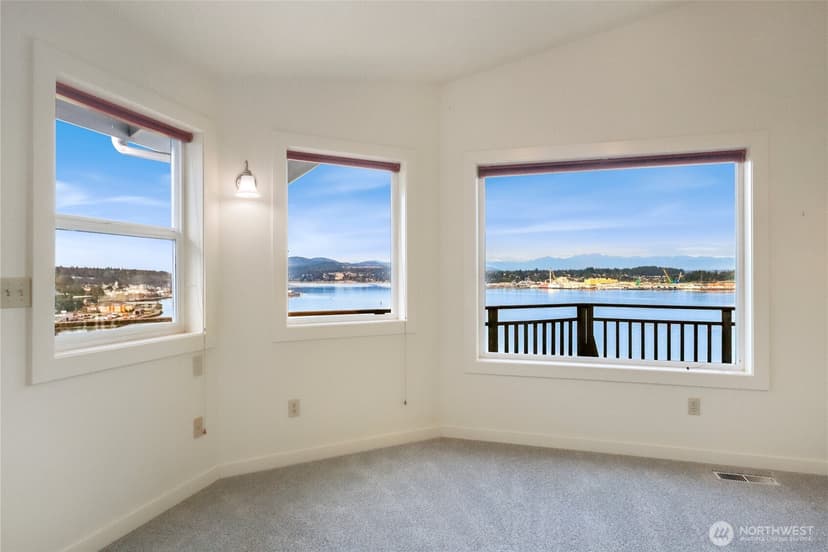 Property photo for 428 Farragut Avenue N, Port Orchard photo 15