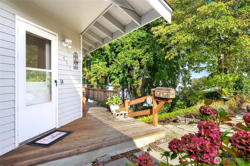 Property photo for 428 Farragut Avenue N, Port Orchard photo 2