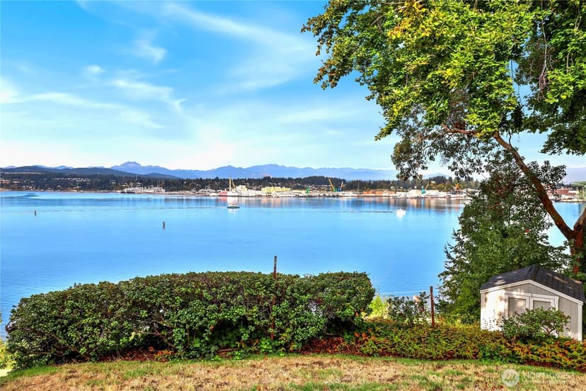 Property photo for 428 Farragut Avenue N, Port Orchard photo 21