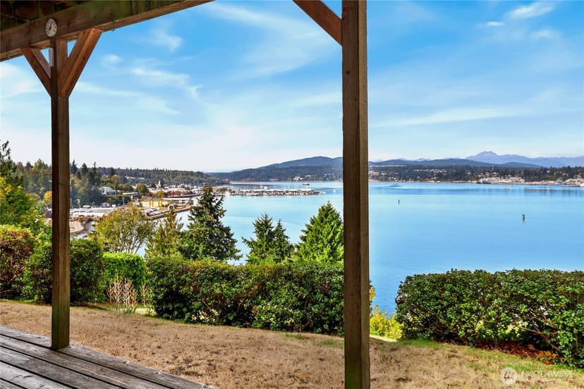 Property photo for 428 Farragut Avenue N, Port Orchard photo 35