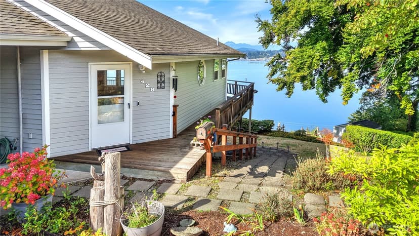 Property photo for 428 Farragut Avenue N, Port Orchard
