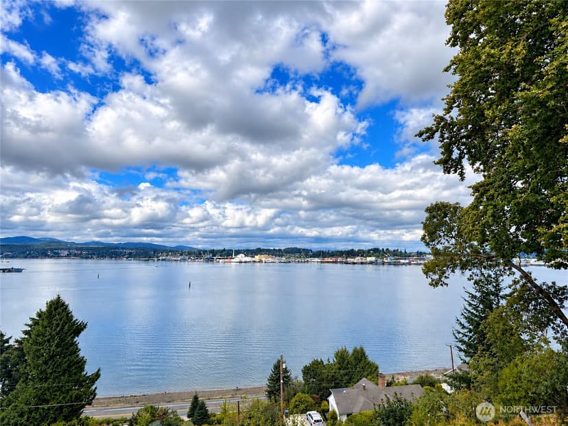 Property photo for 428 Farragut Avenue N, Port Orchard photo 4