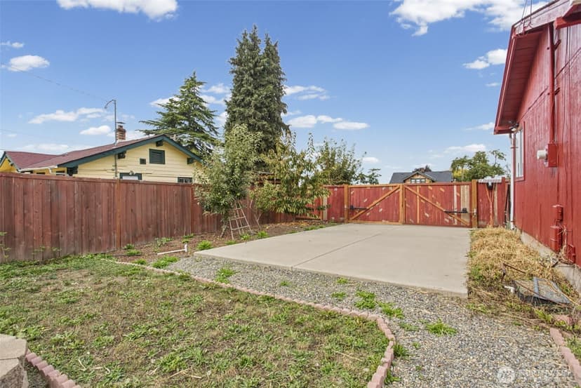 Property photo for 2210 E Harrison Street, Tacoma photo 14