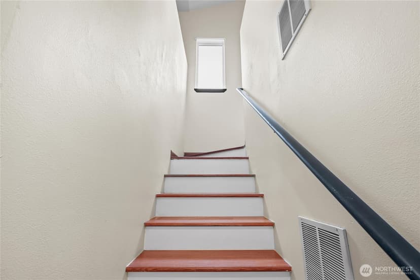Property photo for 10007 20th Avenue SW, Seattle photo 18