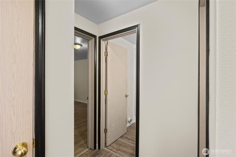 Property photo for 10007 20th Avenue SW, Seattle photo 11