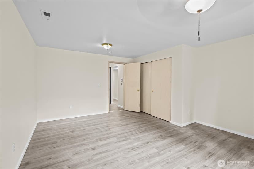 Property photo for 10007 20th Avenue SW, Seattle photo 12