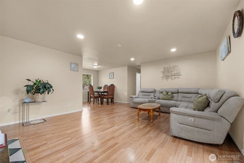 Property photo for 4209 191st Street SW, Lynnwood photo 6