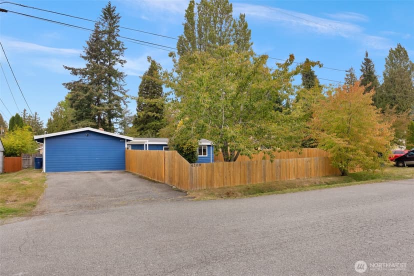Property photo for 4209 191st Street SW, Lynnwood photo 30