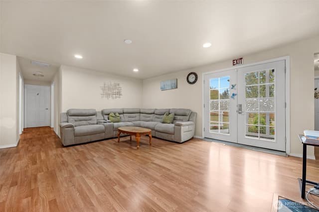 Property photo for 4209 191st Street SW, Lynnwood photo 5