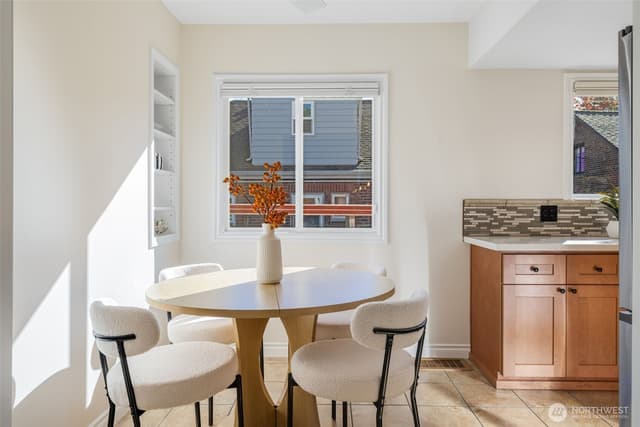 Property photo for 8007 Wallingford Avenue N, Seattle photo 5
