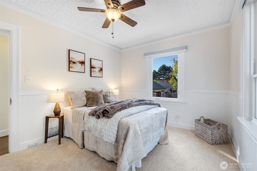 Property photo for 8007 Wallingford Avenue N, Seattle photo 9