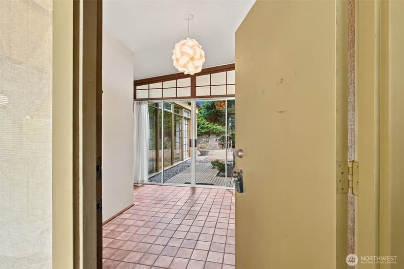 Property photo for 7308 45th Avenue NE, Seattle photo 4