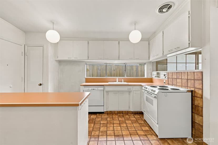 Property photo for 7308 45th Avenue NE, Seattle photo 13