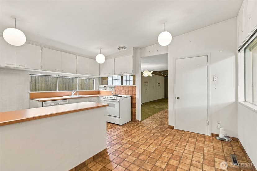 Property photo for 7308 45th Avenue NE, Seattle photo 14