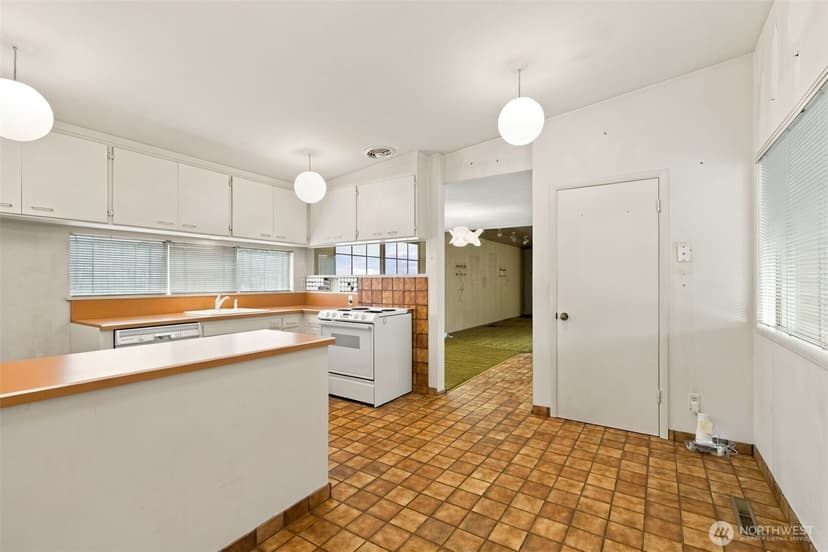 Property photo for 7308 45th Avenue NE, Seattle photo 12