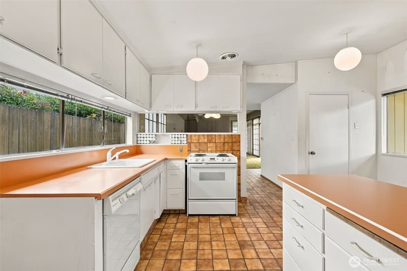 Property photo for 7308 45th Avenue NE, Seattle photo 15