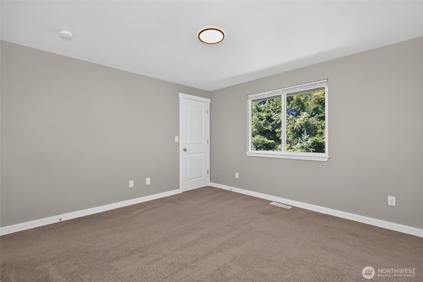 Property photo for 14430 40th Avenue W, Lynnwood photo 19
