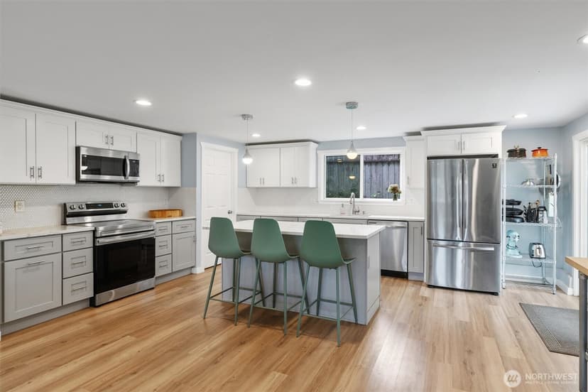 Property photo for 9329 53rd Avenue S #2, Seattle photo 4