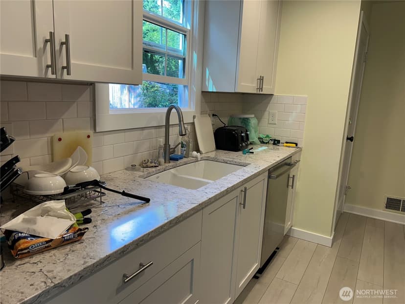 Property photo for 6507 58th Avenue NE, Seattle photo 5