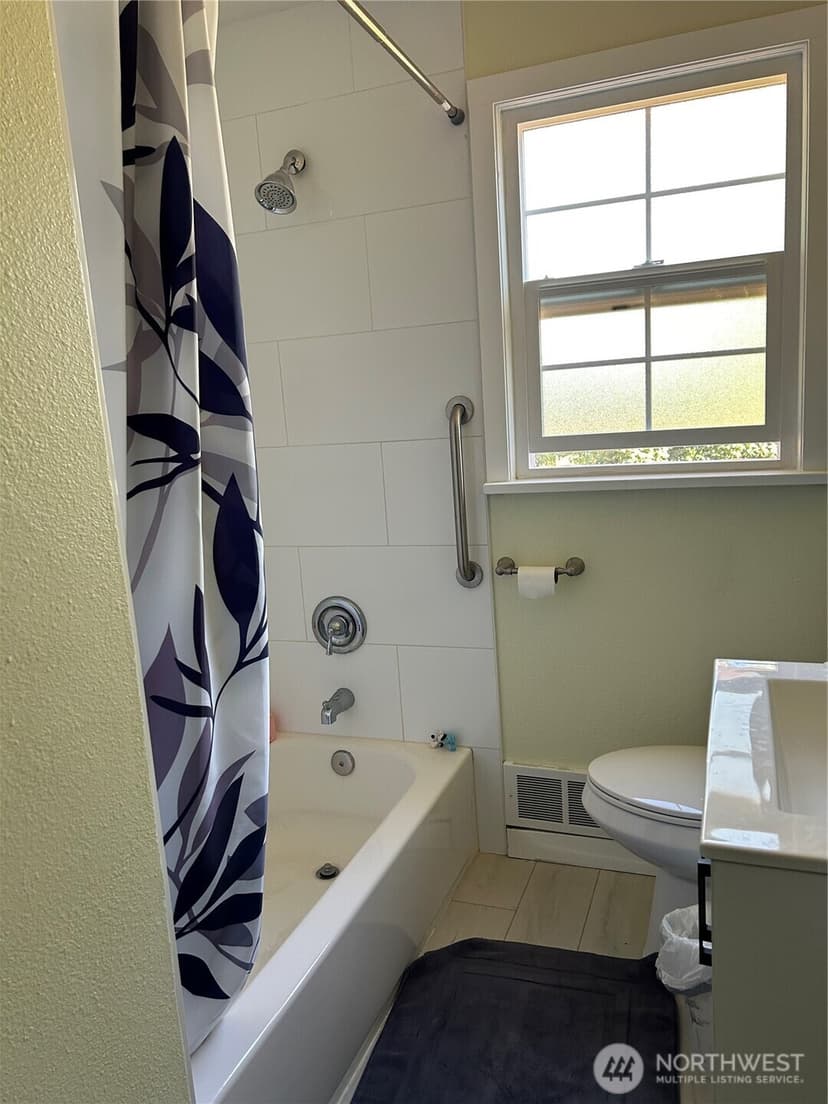 Property photo for 6507 58th Avenue NE, Seattle photo 9