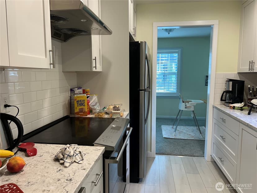 Property photo for 6507 58th Avenue NE, Seattle photo 6