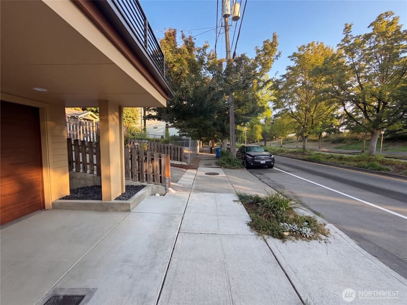 Property photo for 3009 Harbor Avenue SW, Seattle photo 17