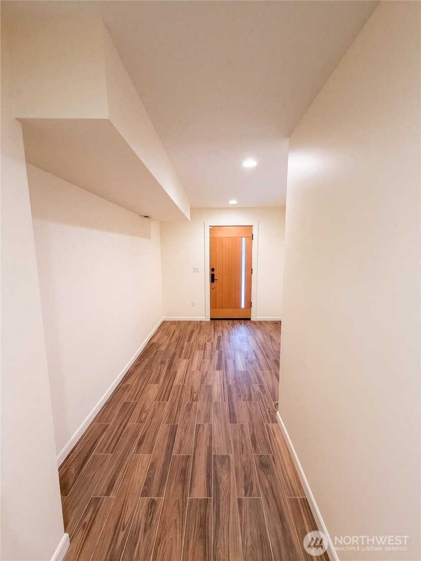 Property photo for 3009 Harbor Avenue SW, Seattle photo 6