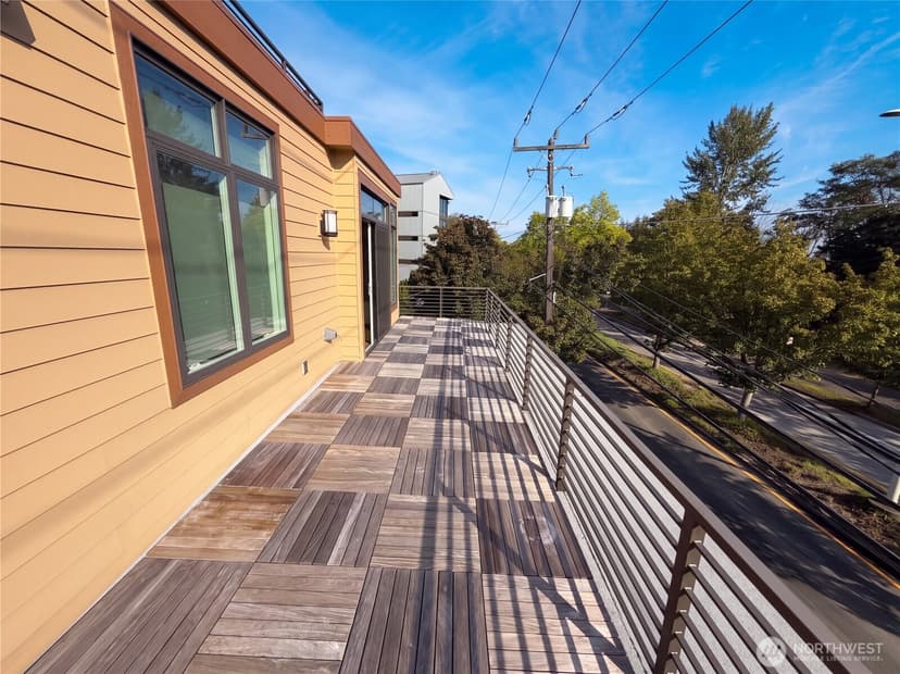 Property photo for 3009 Harbor Avenue SW, Seattle photo 5