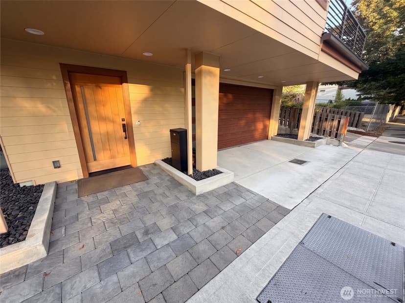 Property photo for 3009 Harbor Avenue SW, Seattle photo 16