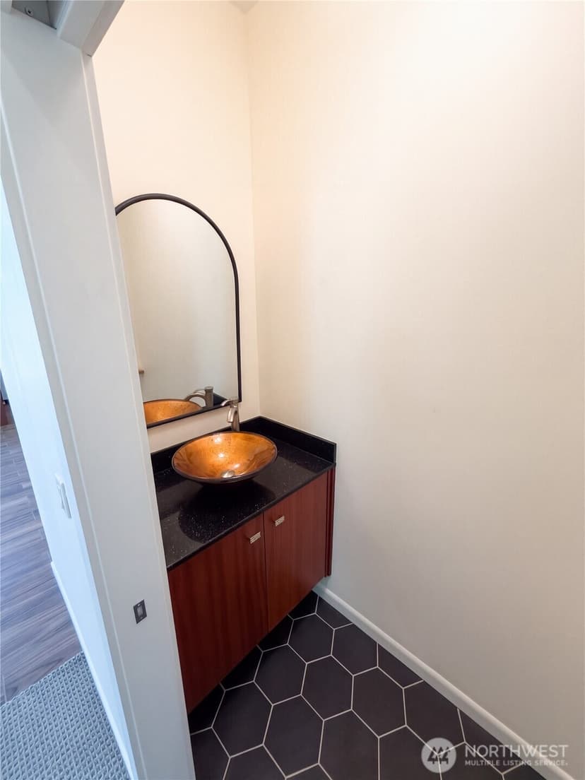 Property photo for 3009 Harbor Avenue SW, Seattle photo 11