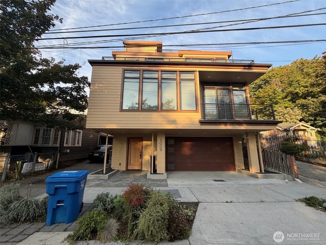 Property photo for 3009 Harbor Avenue SW, Seattle