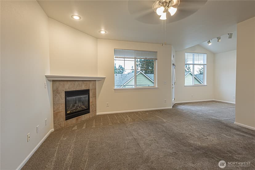 Property photo for 13000 Admiralty Way #C302, Everett photo 4