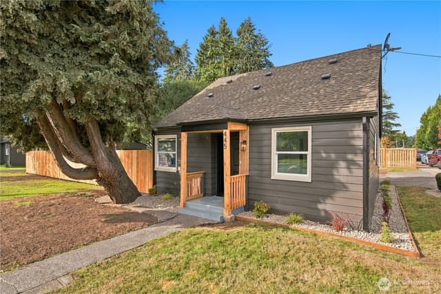 Property photo for 445 M Street NE, Auburn photo 2