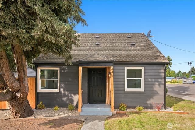 Property photo for 445 M Street NE, Auburn