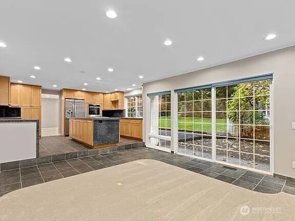 Property photo for 3610 130th Avenue NE, Bellevue photo 16