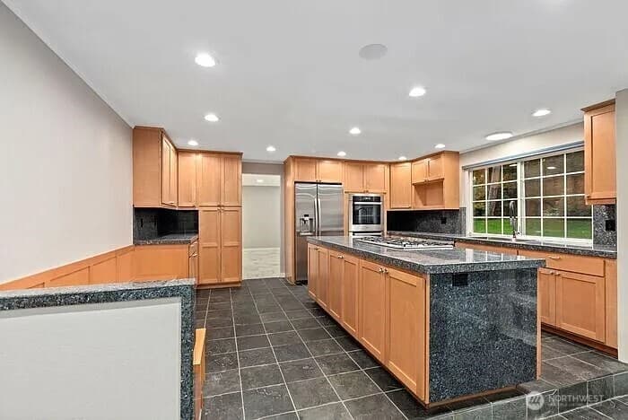 Property photo for 3610 130th Avenue NE, Bellevue photo 11