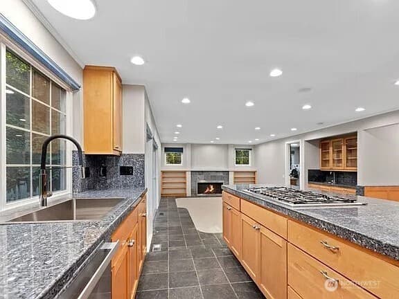 Property photo for 3610 130th Avenue NE, Bellevue photo 12