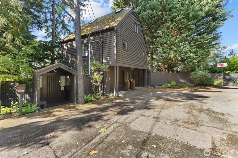 Property photo for 4751 &4733 W Ruffner Street, Seattle photo 28