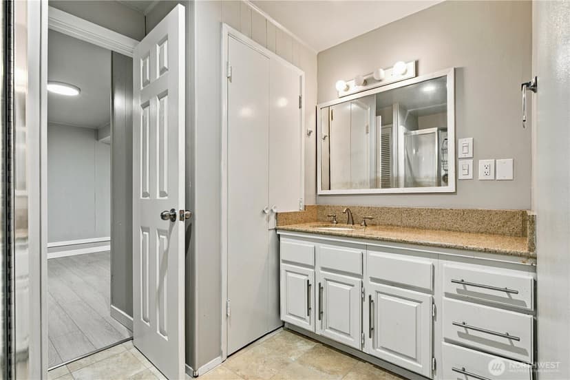 Property photo for 16135 Densmore Ave N, Shoreline photo 26