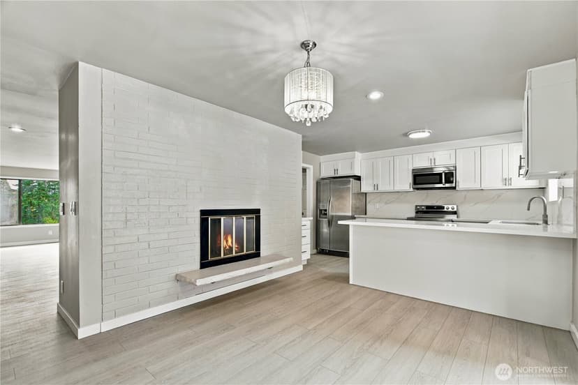 Property photo for 16135 Densmore Ave N, Shoreline photo 11