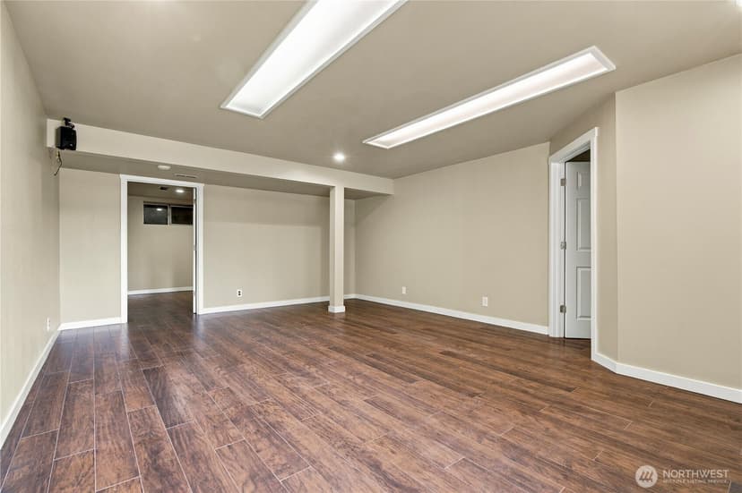 Property photo for 16135 Densmore Ave N, Shoreline photo 22