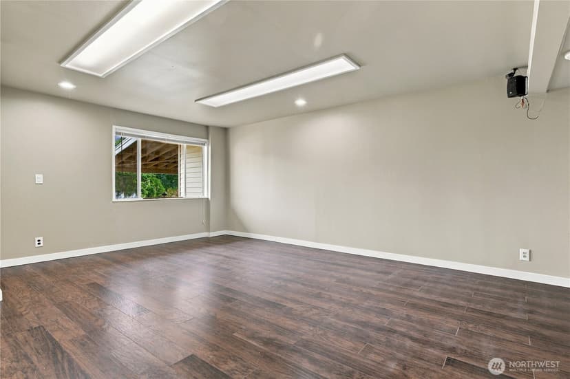 Property photo for 16135 Densmore Ave N, Shoreline photo 23