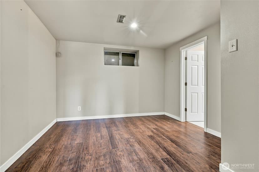 Property photo for 16135 Densmore Ave N, Shoreline photo 24