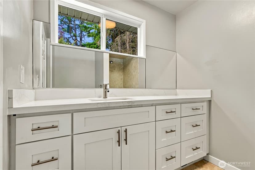 Property photo for 16135 Densmore Ave N, Shoreline photo 16