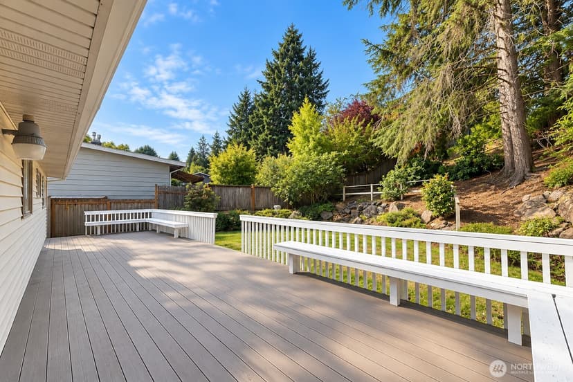 Property photo for 16135 Densmore Ave N, Shoreline photo 30