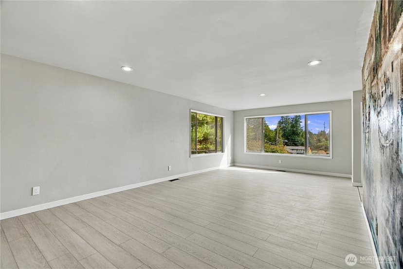 Property photo for 16135 Densmore Ave N, Shoreline photo 6